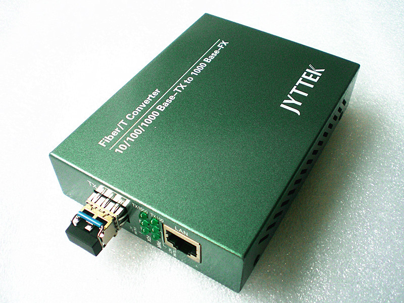 【C7701】無(wú)線(xiàn)收發(fā)模塊帶洋白銅屏蔽罩有何作用？